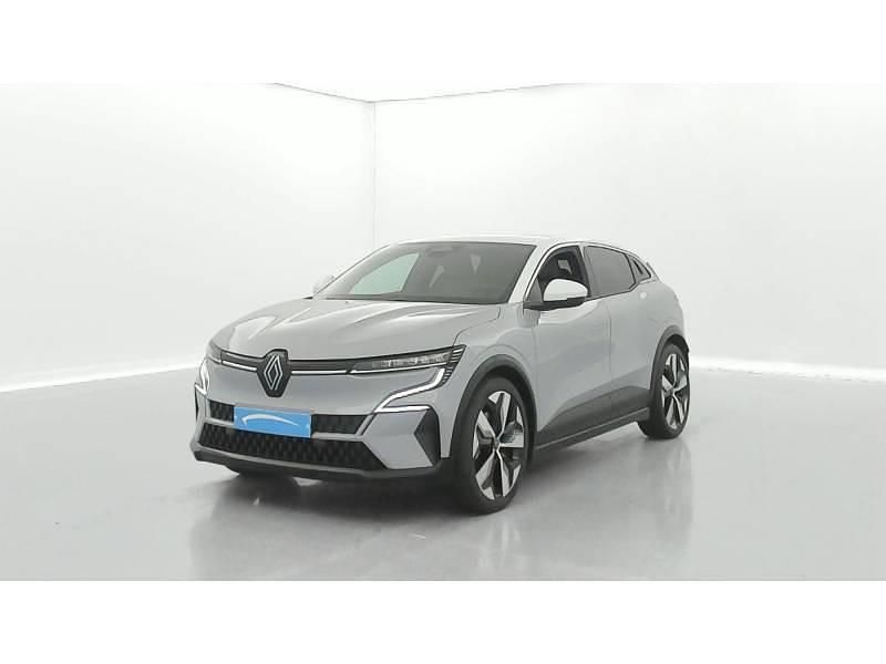 Gris Utilisé 2022 Renault Mégane Techno Berline | 25 790 € (Prix juste) - Image 1/4