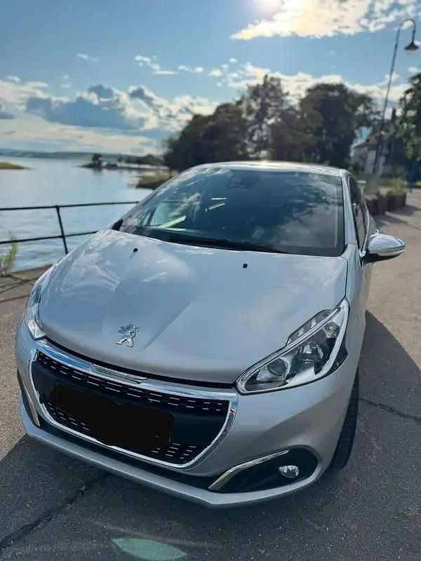 Utilisé 2017 Peugeot 208 Premium Citadine | 10 000 € - Image 1/4