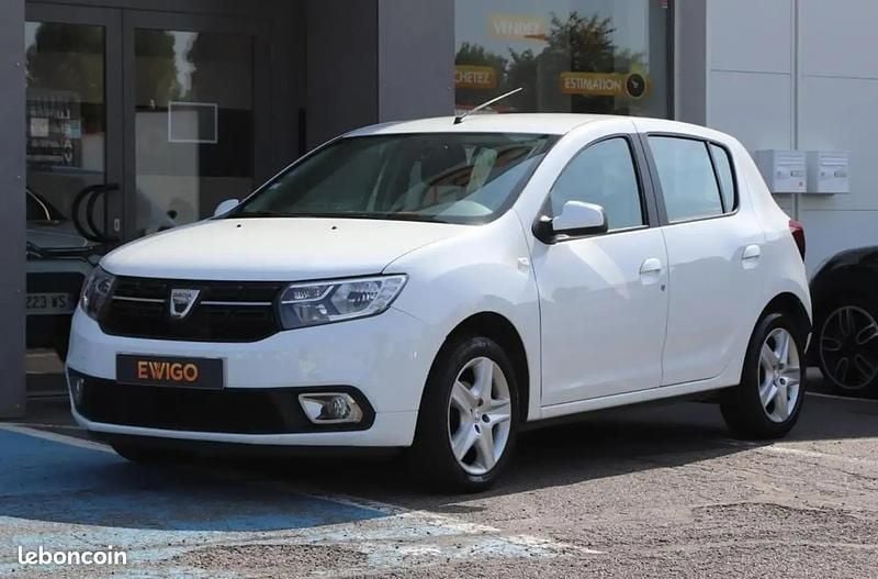 Blanc Utilisé 2019 Dacia Sandero Lauréate Citadine | 6 990 € (Super prix) - Image 1/4