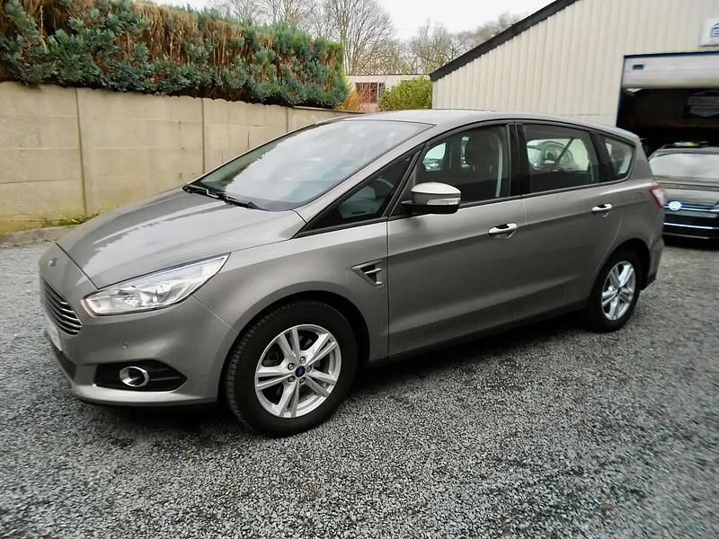 Gris Utilisé 2017 Ford S-MAX Business Edition Monospace | 18 990 € - Image 1/4