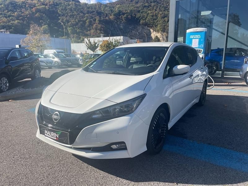 Blanc lunaire métallisé Utilisé 2022 Nissan Leaf N-Connecta Citadine | 15 990 € (Prix assez cher) - Image 1/4