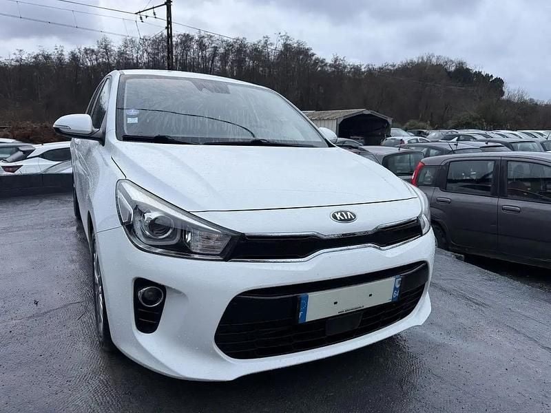 Blanc Occasion 2017 Kia Rio Active Berline | 8 990 € (Prix juste) - Image 1/4