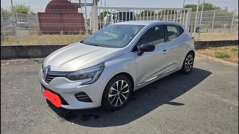 Gris Utilisé 2022 Renault Clio V Intens Berline | 16 490 € - Image 1/4