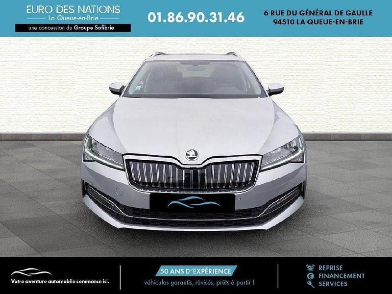 Gris Utilisé 2024 Skoda Superb Business Line Break | 31 490 € (Prix juste) - Image 1/3