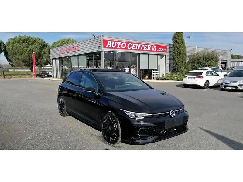Noir Nouvelle 2025 VW Golf VIII R-line Berline | 36 950 € (Prix juste) - Image 1/4