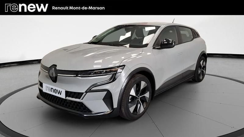 Gris Utilisé 2023 Renault Mégane Equilibre Berline | 22 490 € (Bon prix) - Image 1/4