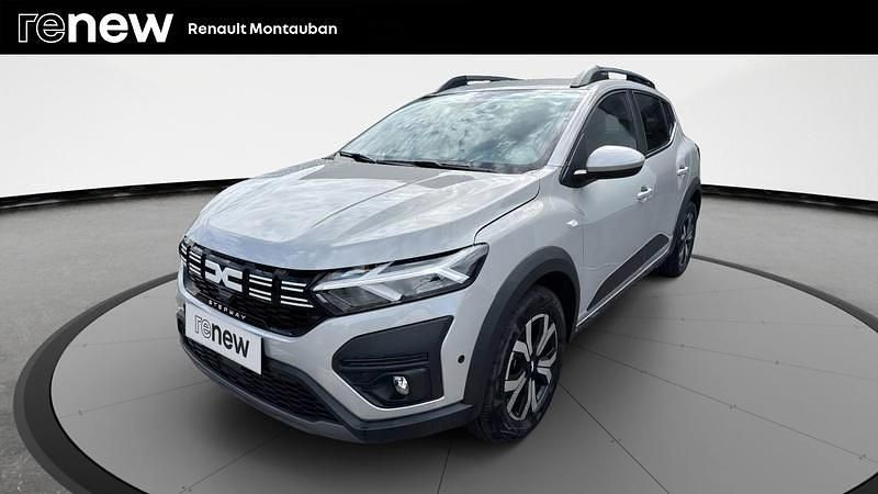 Gris Utilisé 2024 Dacia Sandero Expression Citadine | 16 490 € (Prix assez cher) - Image 1/4
