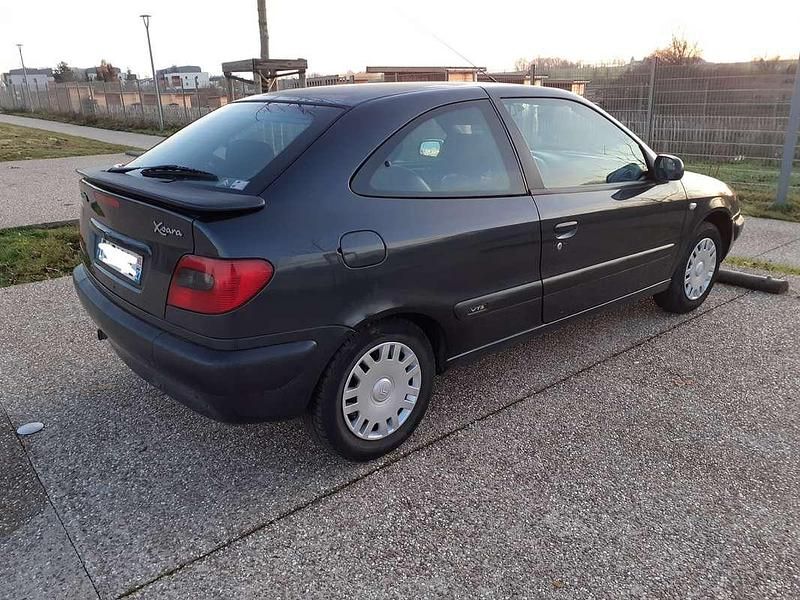 Occasion Citroën Xsara 90 ch (66 kW) 1999 Gris Coupé