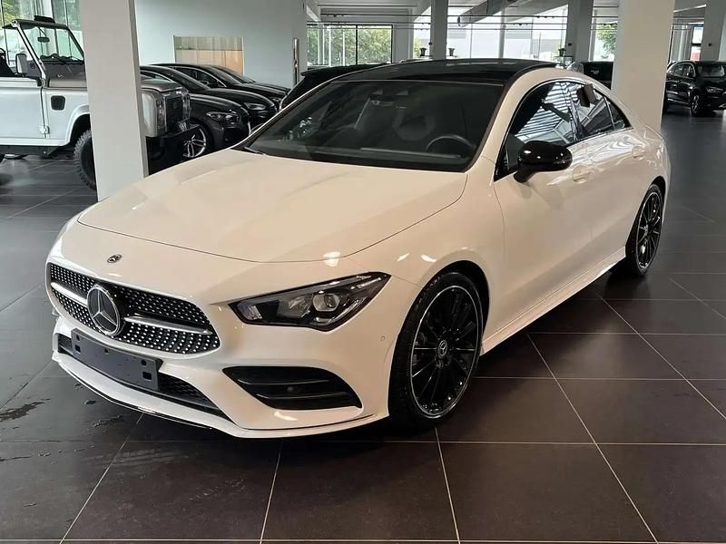 Blanc Utilisé 2021 Mercedes CLA180 AMG Berline | 25 990 € (Bon prix) - Image 1/4