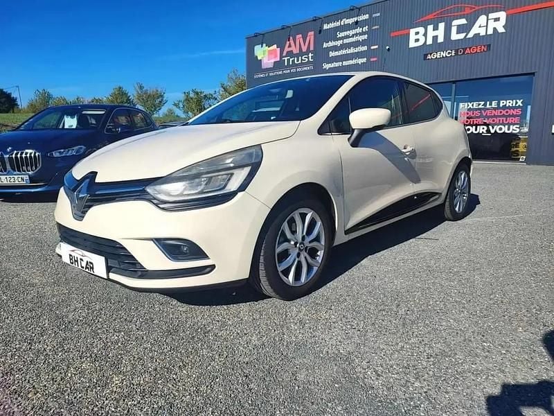 Beige Utilisé 2016 Renault Clio IV Intens Citadine | 9 990 € (Prix juste) - Image 1/4