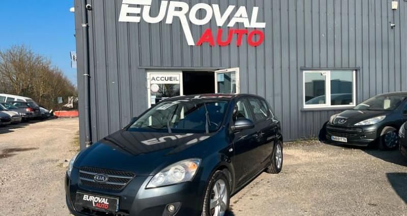 Gris Utilisé 2009 Kia Ceed Active Berline | 5 490 € - Image 1/4