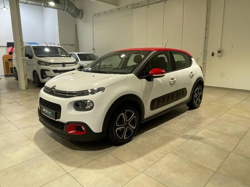 Rouge Utilisé 2017 Citroën C3 PureTech Citadine | 8 486 € (Prix juste) - Image 1/4