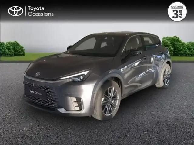 Gris de payne métallisé Occasion 2025 Lexus LBX SUV | 35 990 € (Bon prix) - Image 1/4