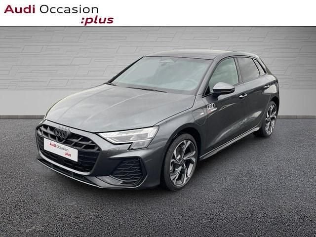 Gris daytona nacré Nouvelle 2026 Audi A3 Sportback e-tron S-Line Citadine | 48 990 € - Image 1/4