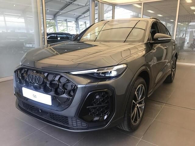 Gris daytona nacré Nouvelle 2025 Audi Q5 Sportback Design SUV | 82 740 € (Prix juste) - Image 1/4