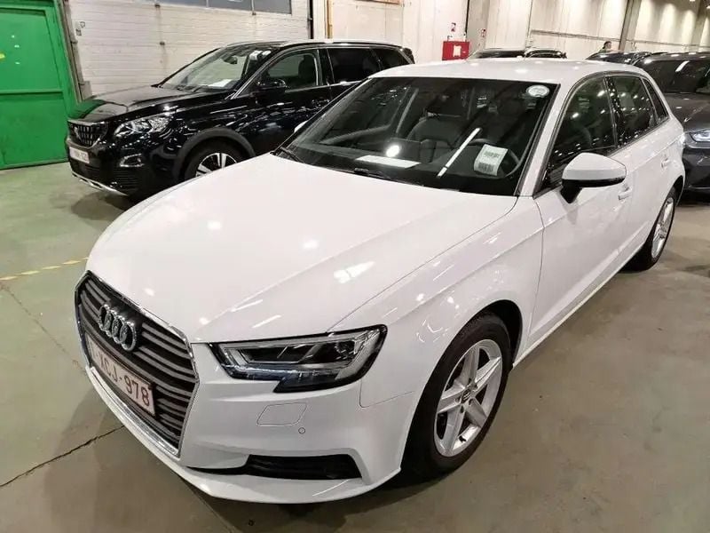 Blanc Utilisé 2019 Audi A3 Sportback Design Berline | 17 990 € (Prix juste) - Image 1/2