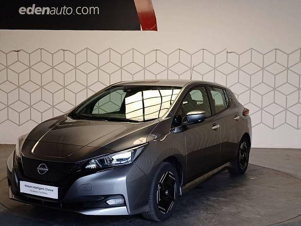 Gris Utilisé 2022 Nissan Leaf Acenta Citadine | 15 990 € (Prix juste) - Image 1/4