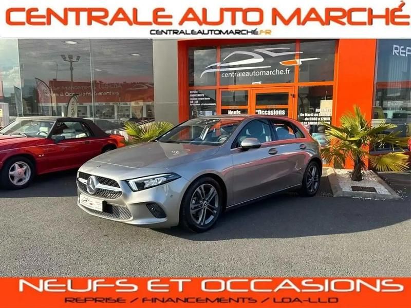 Gris Occasion 2019 Mercedes A200 AMG line Berline | 20 490 € (Prix juste) - Image 1/4