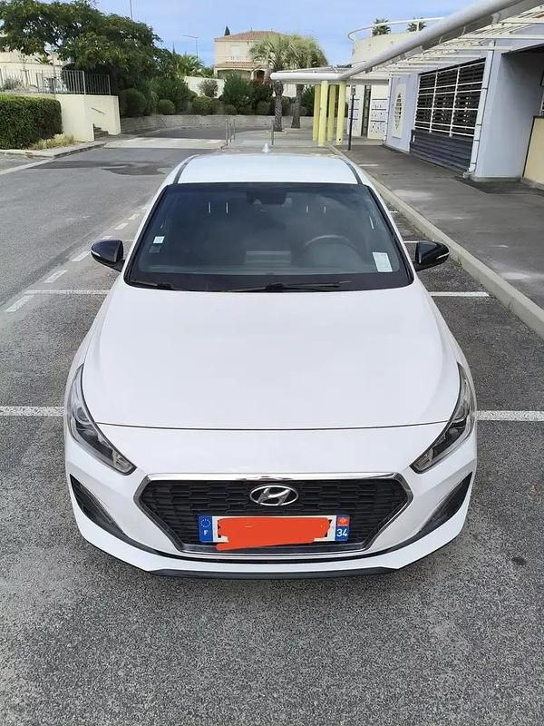 Utilisé 2019 Hyundai i30 Edition Berline | 13 500 € (Prix juste) - Image 1/4