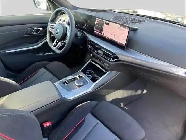 Occasion BMW 318 M Sport 150 ch (110 kW) 2025 Saphirschwarz Berline