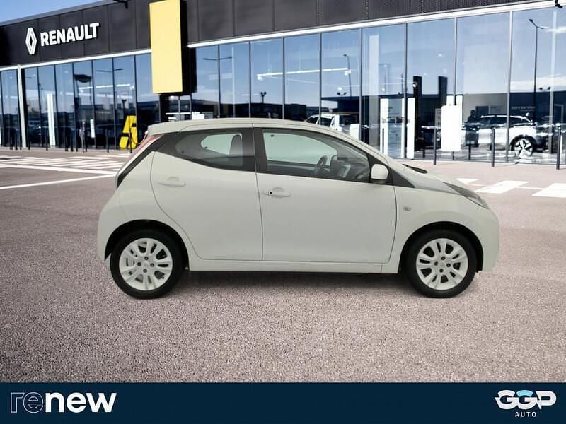Occasion Toyota Aygo X-play 69 ch (50 kW) 2016 Blanc pur Citadine