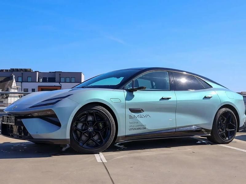 Gris Utilisé 2024 Lotus Emeya Citadine | 128 194 € - Image 1/4