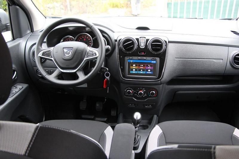 Image 3/4