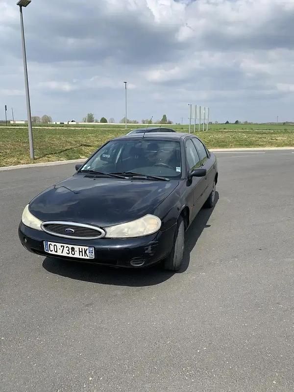 Occasion 1999 Ford Mondeo Berline | 1 800 € - Image 1/4