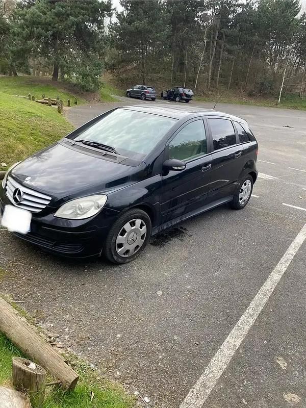 Noir Occasion 2007 Mercedes B180 Monospace | 3 500 € (Prix assez cher) - Image 1/4