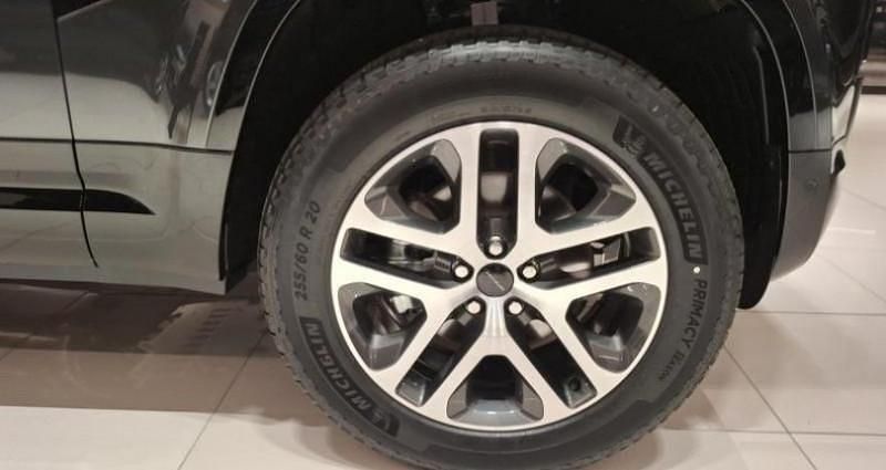 Occasion Land Rover Defender SE Dynamic 249 ch (183 kW) 2025 Citadine