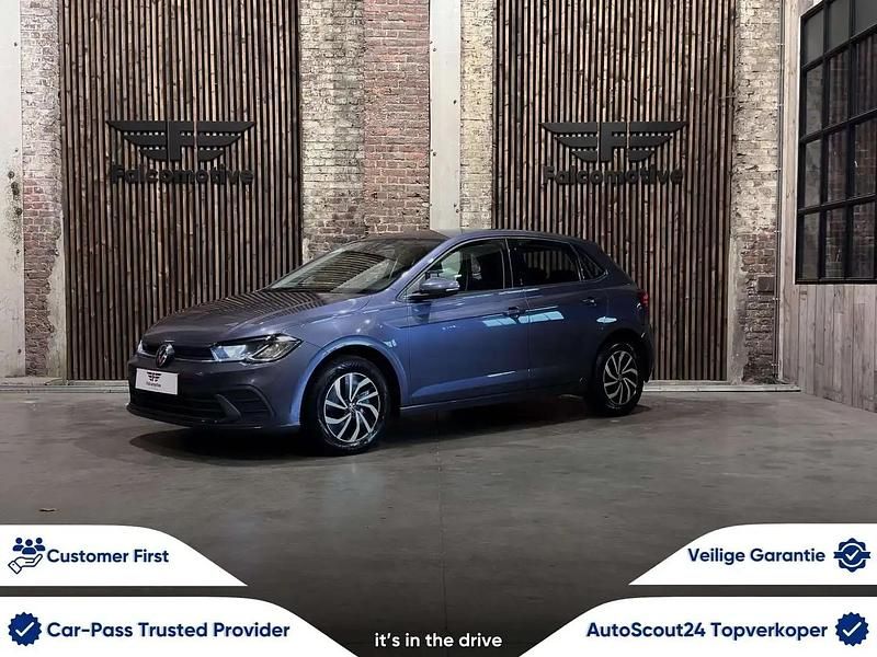 Gris Utilisé 2023 VW Polo Life Citadine | 16 900 € (Bon prix) - Image 1/4
