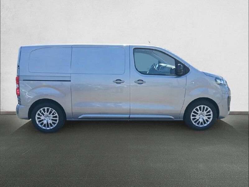 Nouvelle Opel Vivaro-e Combi 100 kW (136 ch) 2025 Gris acier peinture métallisée Van
