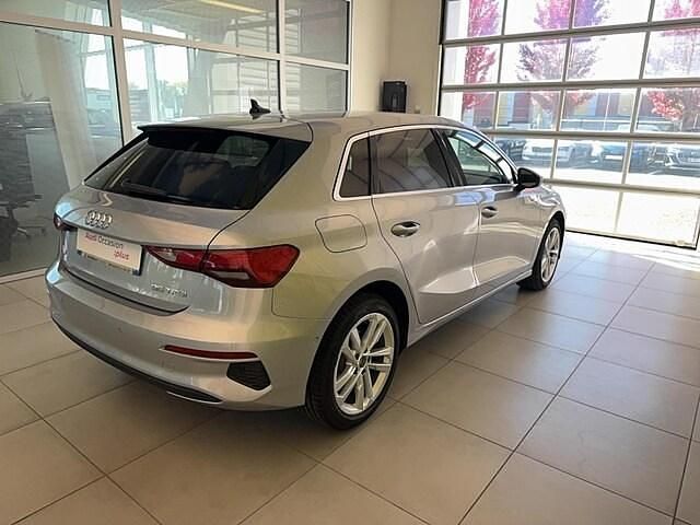 Occasion Audi A3 Design 150 ch (110 kW) 2024 Argent fleuret métallisé