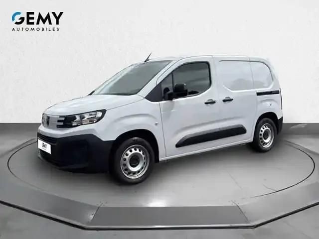 Blanc Utilisé 2024 Peugeot Partner S Van | 22 990 € - Image 1/4