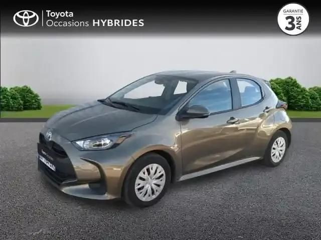 Bronze impérial (m) Occasion 2023 Toyota Yaris Hybrid Berline | 17 990 € (Bon prix) - Image 1/4