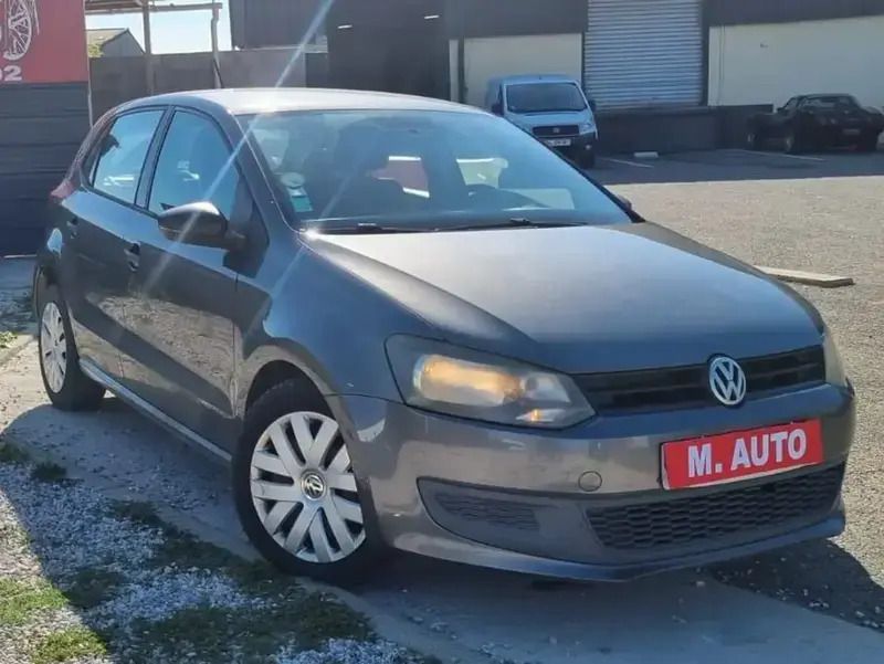 Gris Utilisé 2011 VW Polo Berline | 4 490 € (Prix juste) - Image 1/4