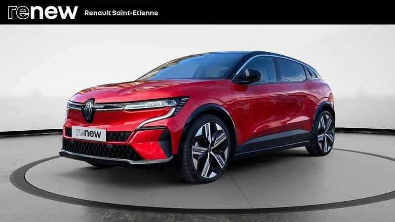 Rouge Utilisé 2023 Renault Mégane Iconic Berline | 26 490 € (Prix juste) - Image 1/4