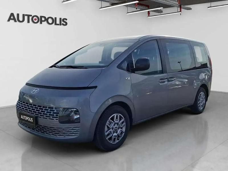 Gris Occasion 2025 Hyundai Staria Monospace | 38 964 € - Image 1/4