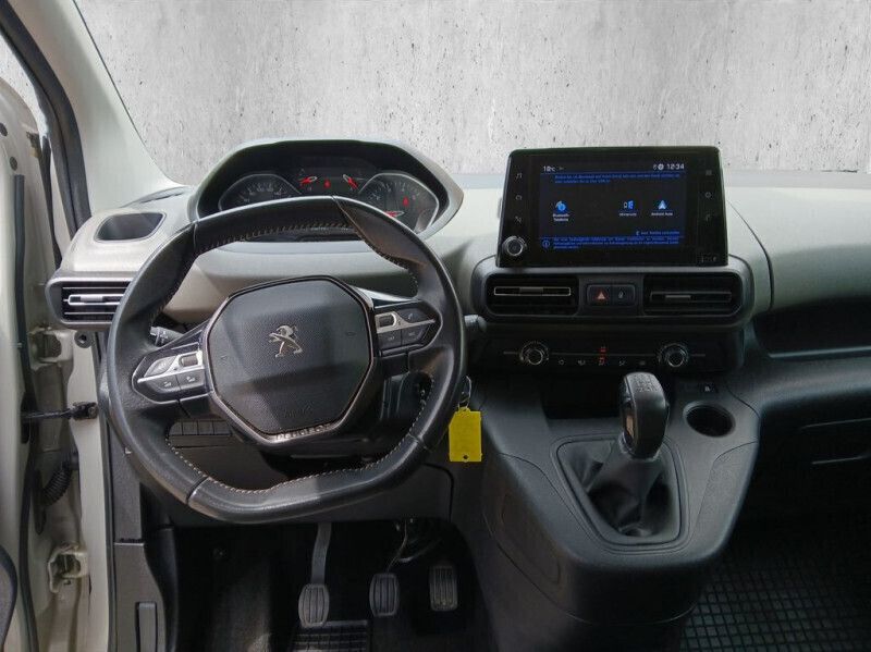 Image 3/4