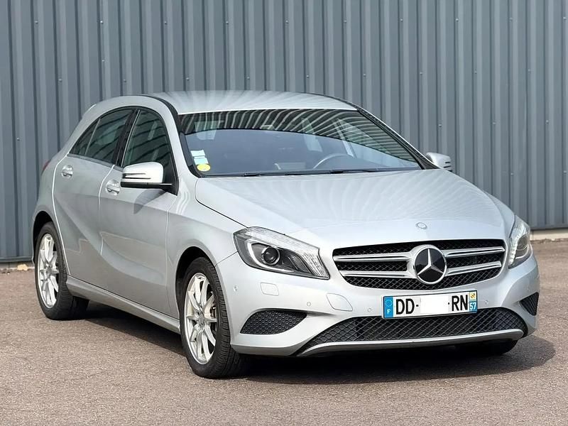 Gris Utilisé 2012 Mercedes A180 Berline | 10 999 € (Bon prix) - Image 1/4