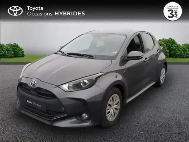 Occasion Toyota Yaris Hybrid Business Edition 116 ch (85 kW) 2023 Gris atlas (m) Berline