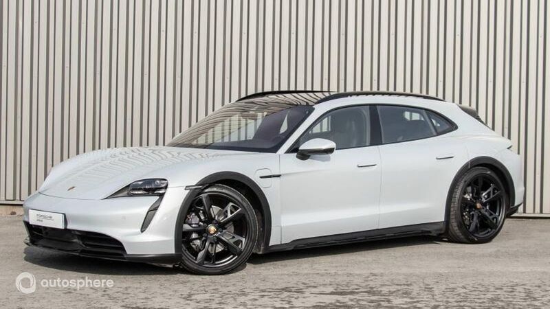 Gris Utilisé 2022 Porsche Taycan Berline | 77 900 € (Prix assez cher) - Image 1/4
