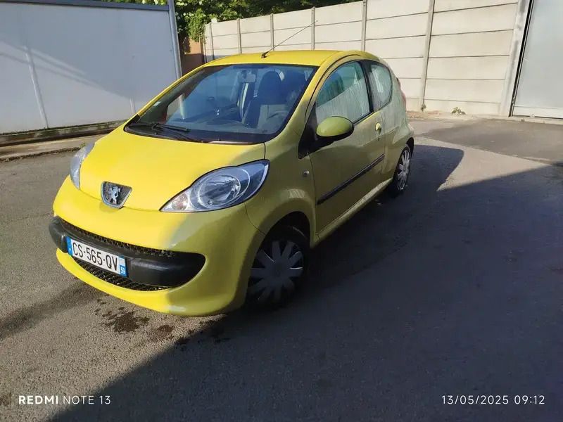 Jaune Utilisé 2009 Peugeot 107 GT-line Citadine | 2 300 € - Image 1/4