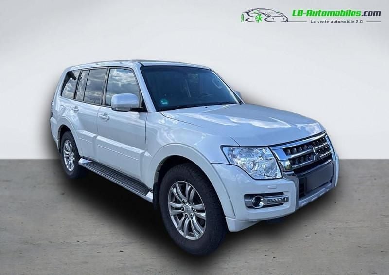 Utilisé 2017 Mitsubishi Pajero SUV | 44 200 € - Image 1/4