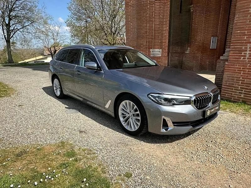 Gris Utilisé 2021 BMW 530 Luxury Line Break | 43 900 € - Image 1/4