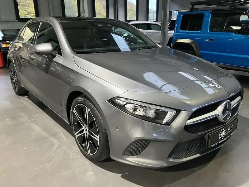 Gris Utilisé 2021 Mercedes A200 Berline | 20 990 € (Bon prix) - Image 1/4