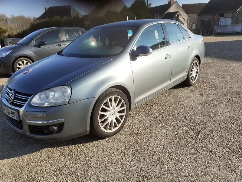 Gris Utilisé 2006 VW Jetta Berline | 2 490 € - Image 1/4
