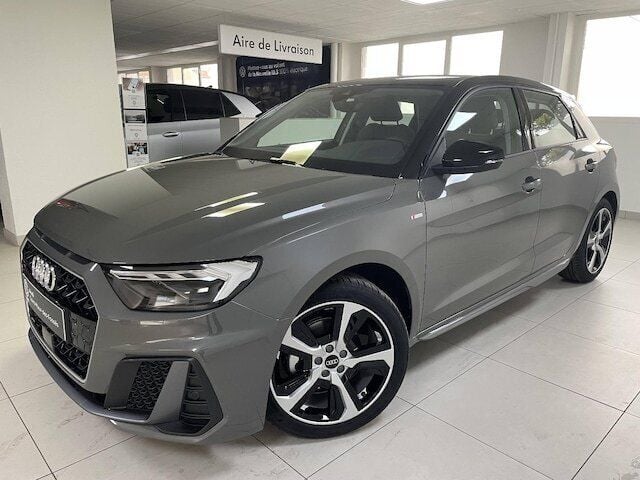 Gris chronos métallisé noir mythe métallisé Nouvelle 2025 Audi A1 Sportback S-Line Citadine | 29 990 € (Prix juste) - Image 1/4