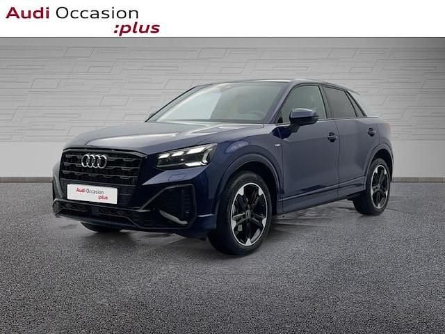 Bleu navarre métallisé Occasion 2025 Audi Q2 S-Line SUV | 38 976 € (Prix cher) - Image 1/4