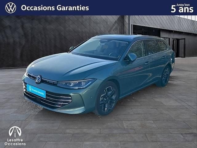 Gris Utilisé 2024 VW Passat Elegance Coupé | 38 990 € - Image 1/4